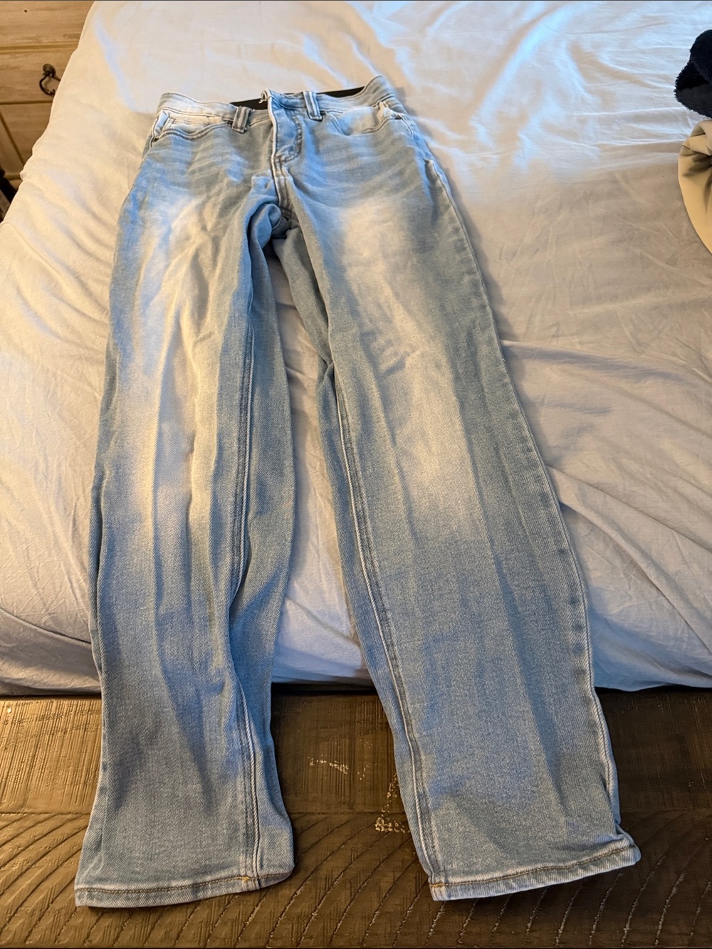 Women's Straight-Leg Jeans in Light Blue Wash
